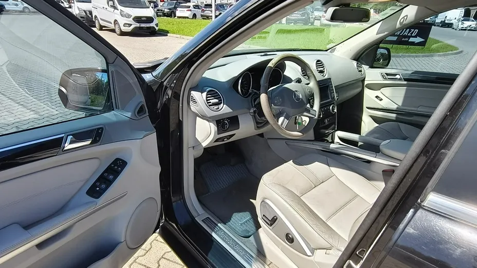 MERCEDES-BENZ ML -