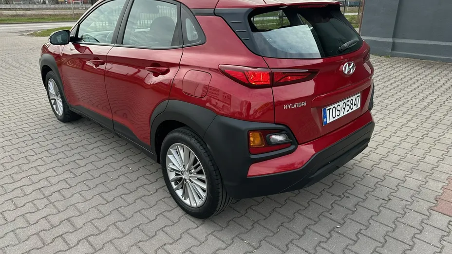 HYUNDAI Kona -