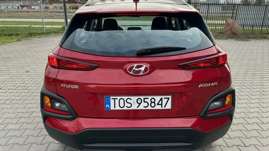 HYUNDAI Kona -