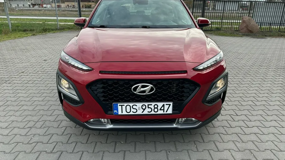 HYUNDAI Kona -