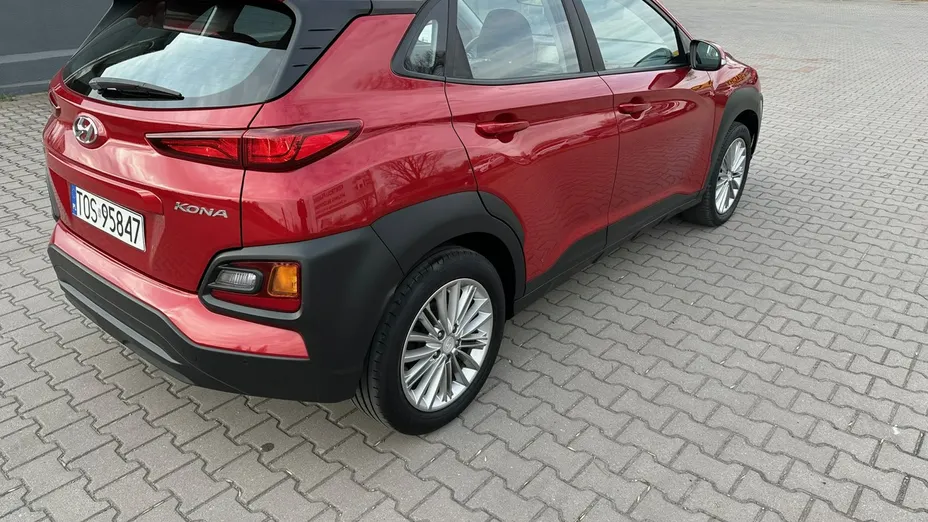 HYUNDAI Kona -