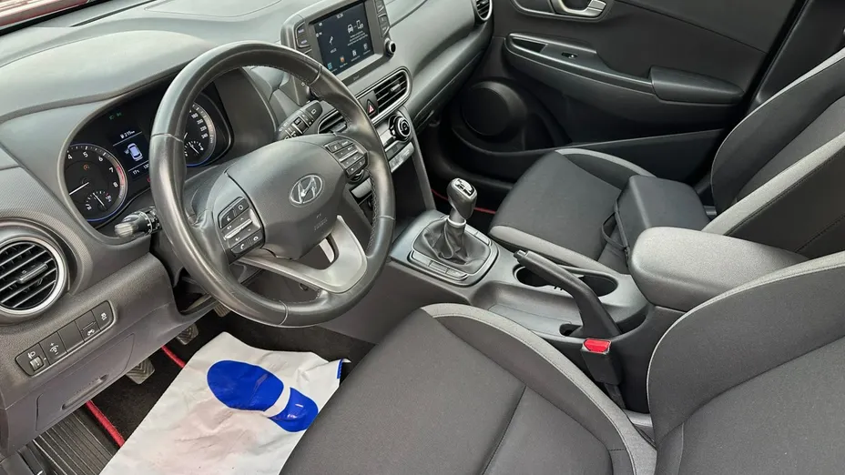 HYUNDAI Kona -