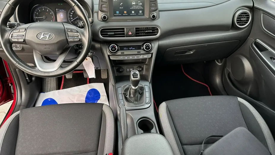 HYUNDAI Kona -