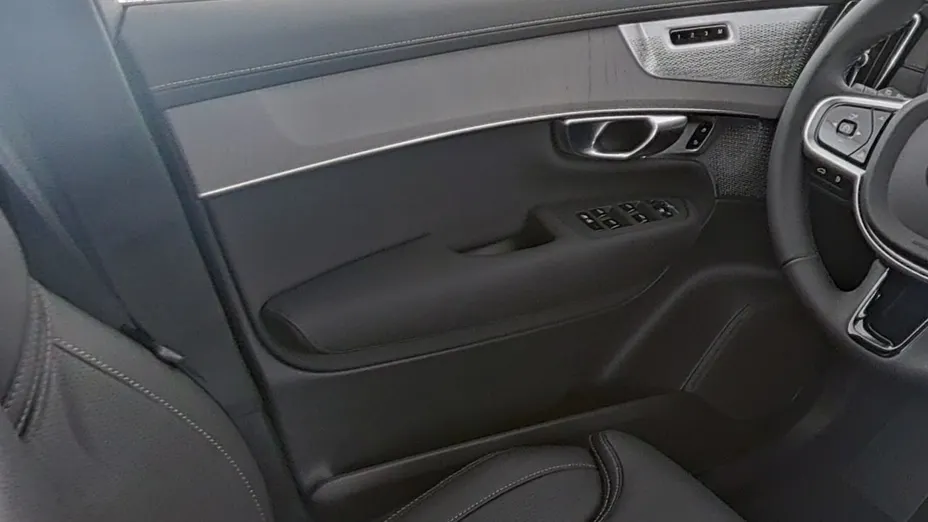 VOLVO XC90 -