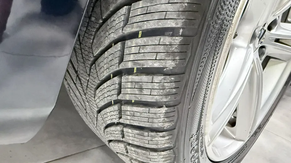VOLVO V90 -