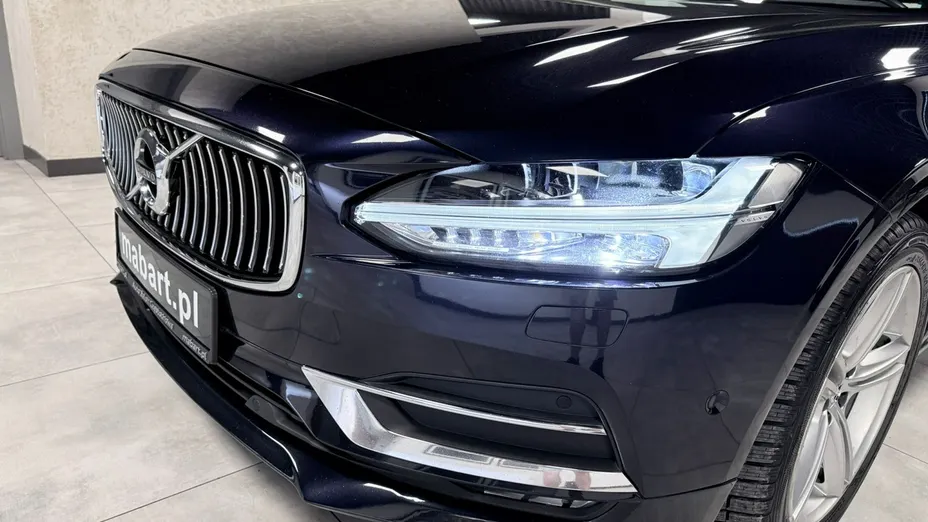 VOLVO V90 -