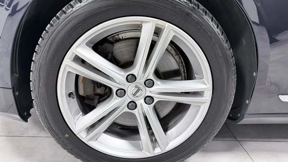 VOLVO V90 -