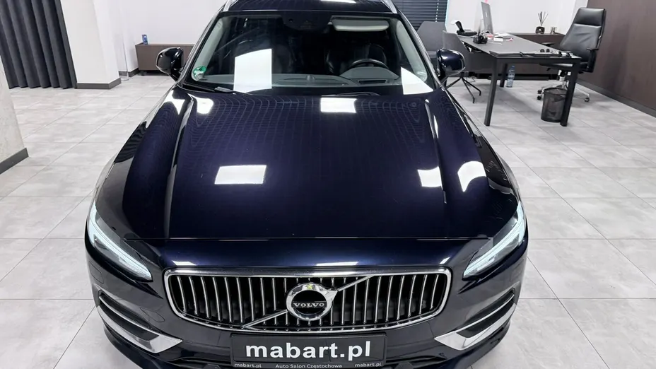 VOLVO V90 -
