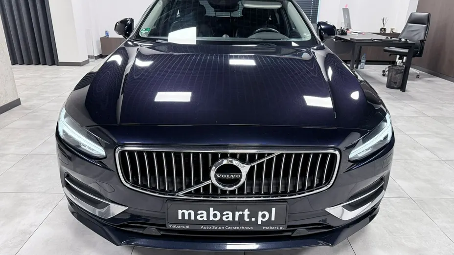 VOLVO V90 -