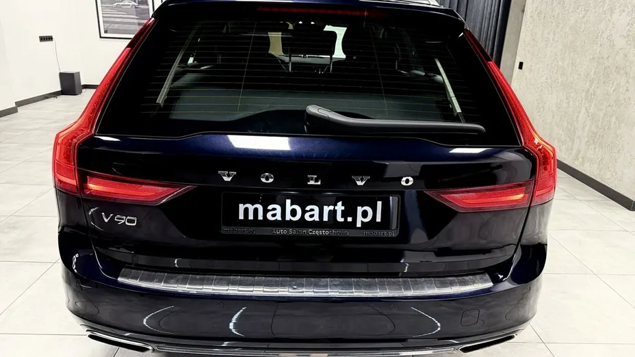 VOLVO V90 -