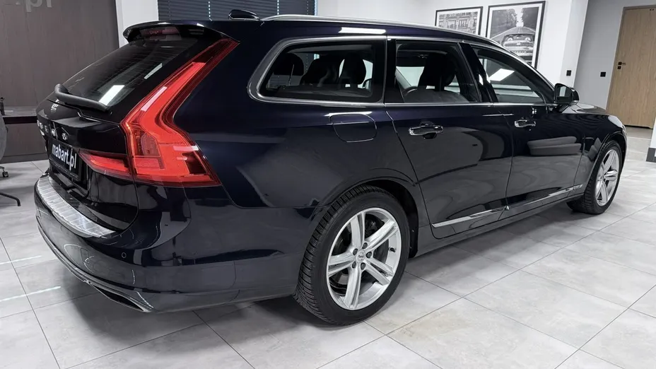 VOLVO V90 -