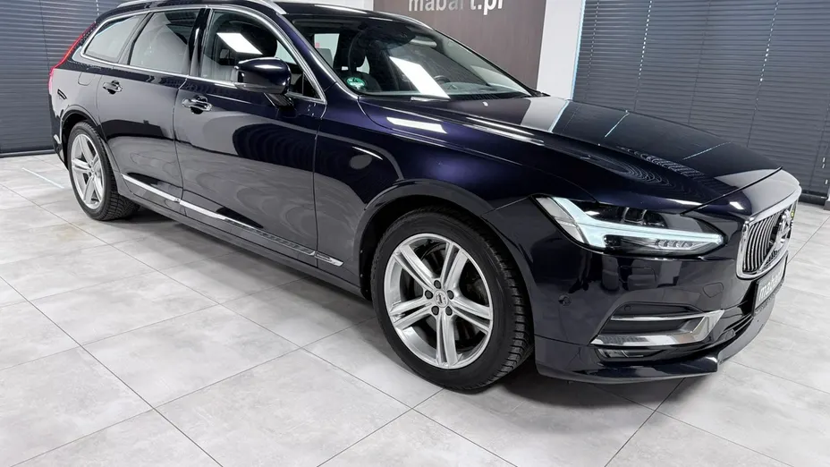 VOLVO V90 -