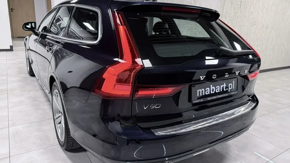 VOLVO V90 -