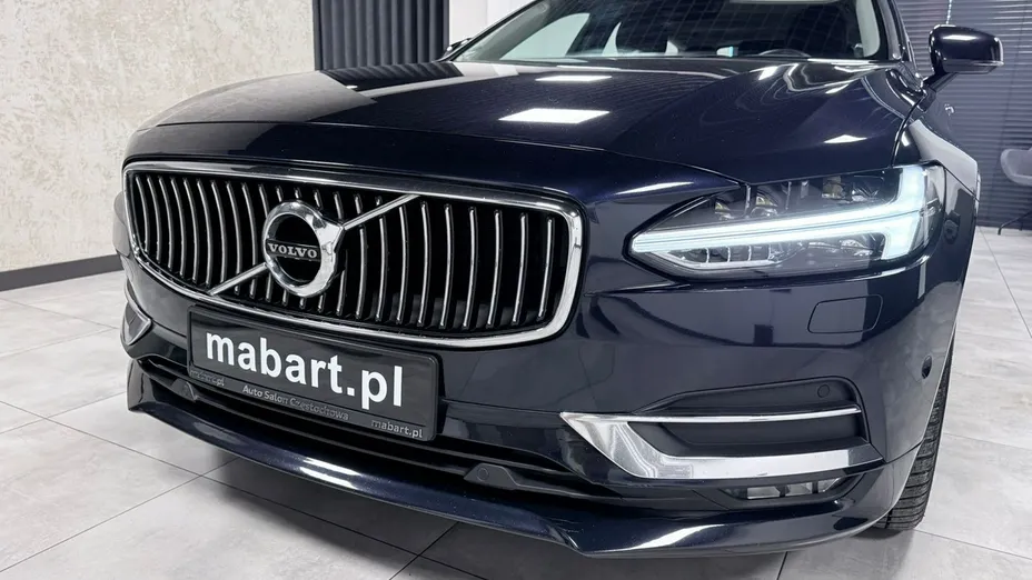 VOLVO V90 -