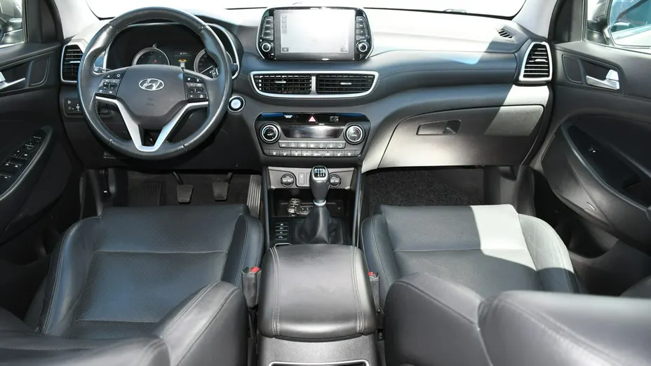HYUNDAI Tucson -