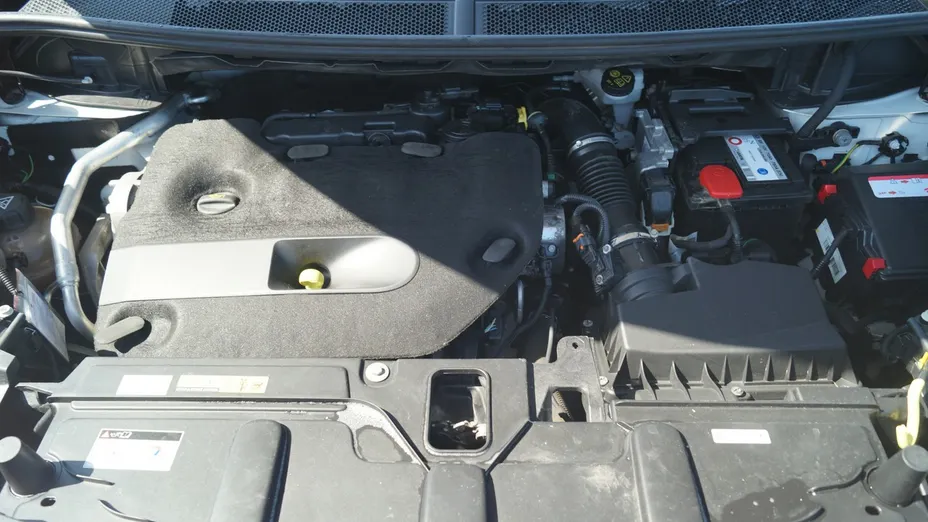 PEUGEOT 3008 -