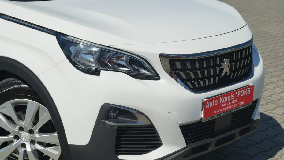 PEUGEOT 3008 -