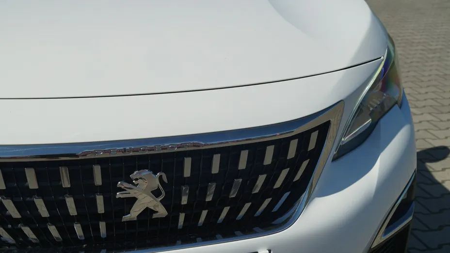 PEUGEOT 3008 -