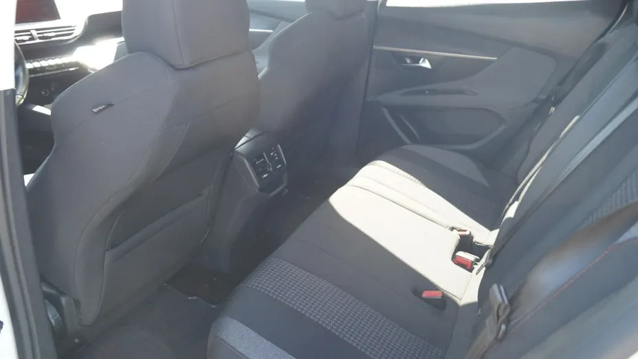 PEUGEOT 3008 -
