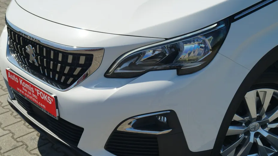 PEUGEOT 3008 -