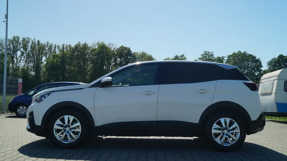 PEUGEOT 3008 -