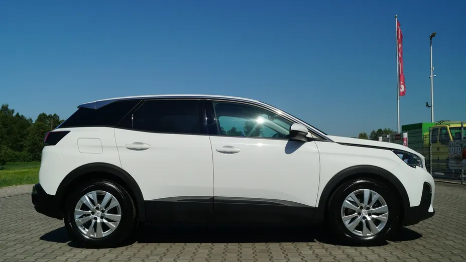 PEUGEOT 3008 -