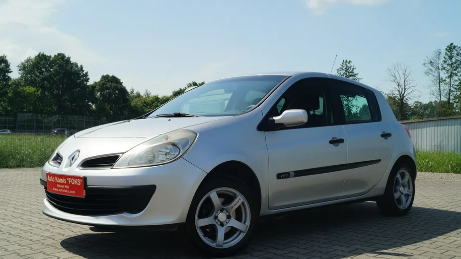 RENAULT Clio -