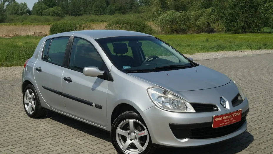 RENAULT Clio -