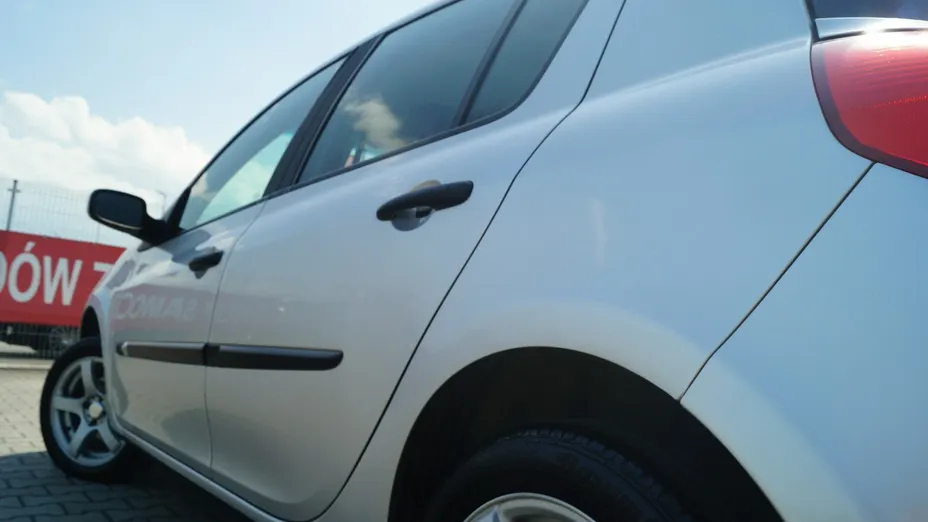 RENAULT Clio -