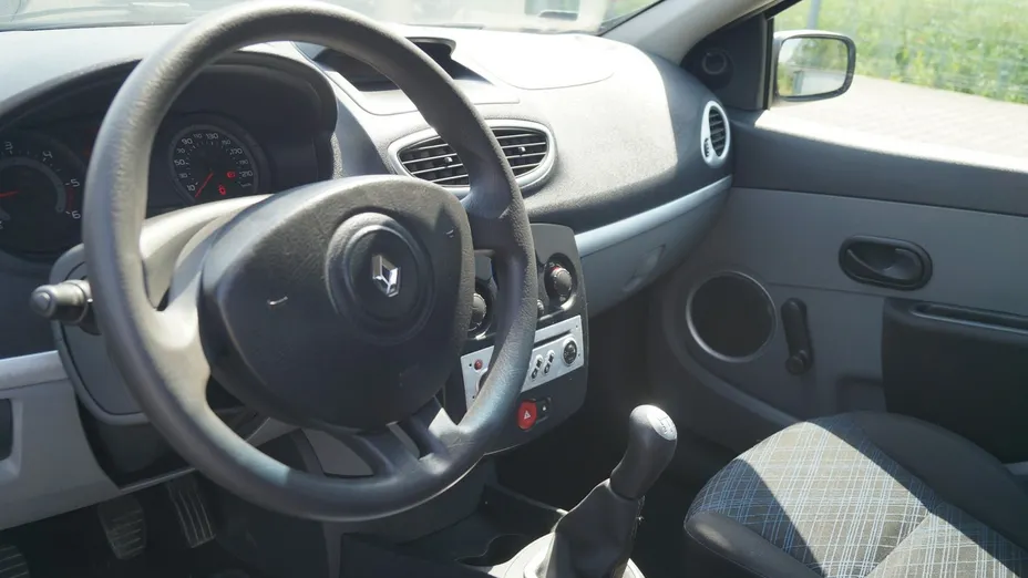 RENAULT Clio -