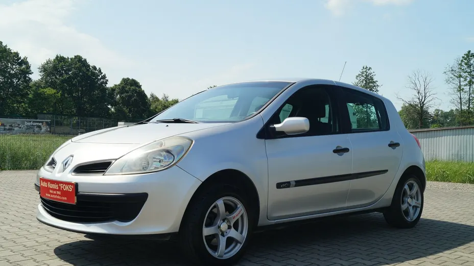 RENAULT Clio -