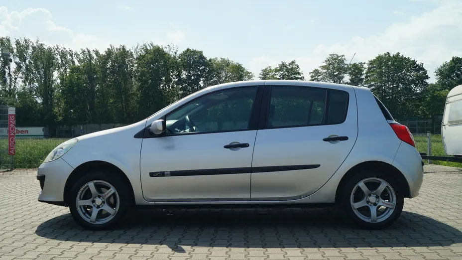 RENAULT Clio -