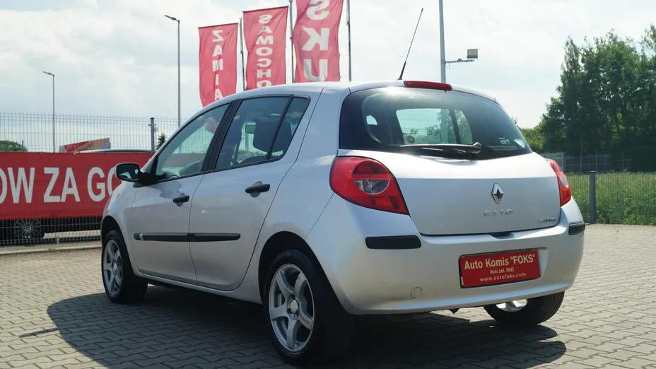 RENAULT Clio -