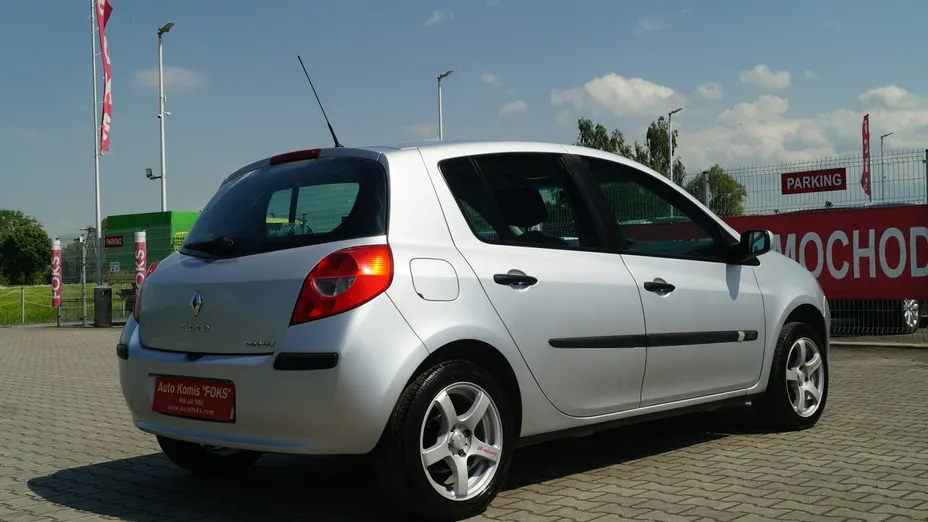 RENAULT Clio -