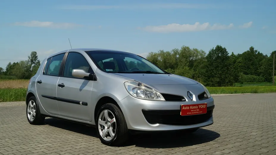 RENAULT Clio -