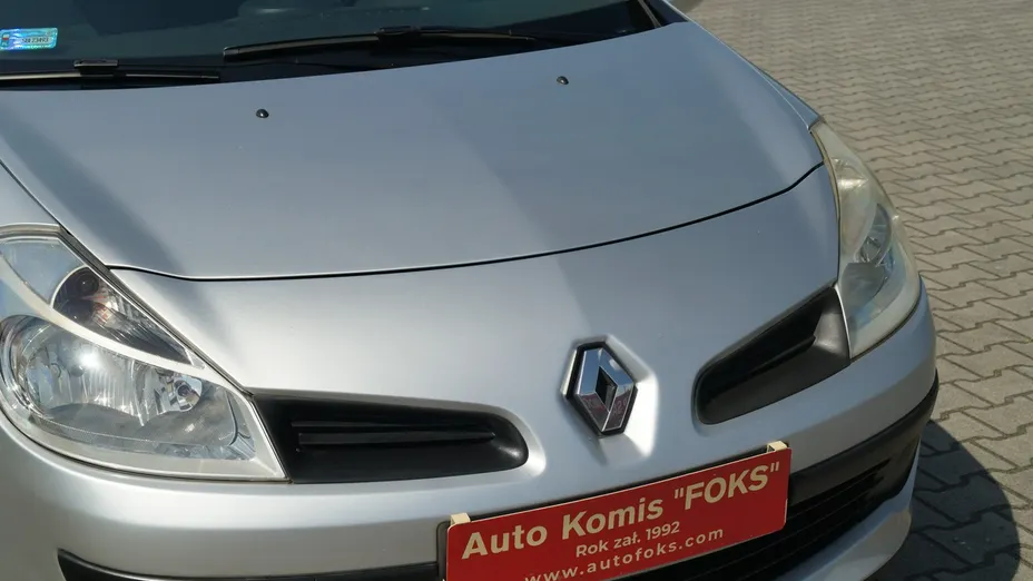 RENAULT Clio -