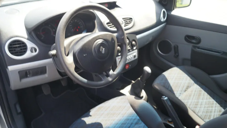 RENAULT Clio -