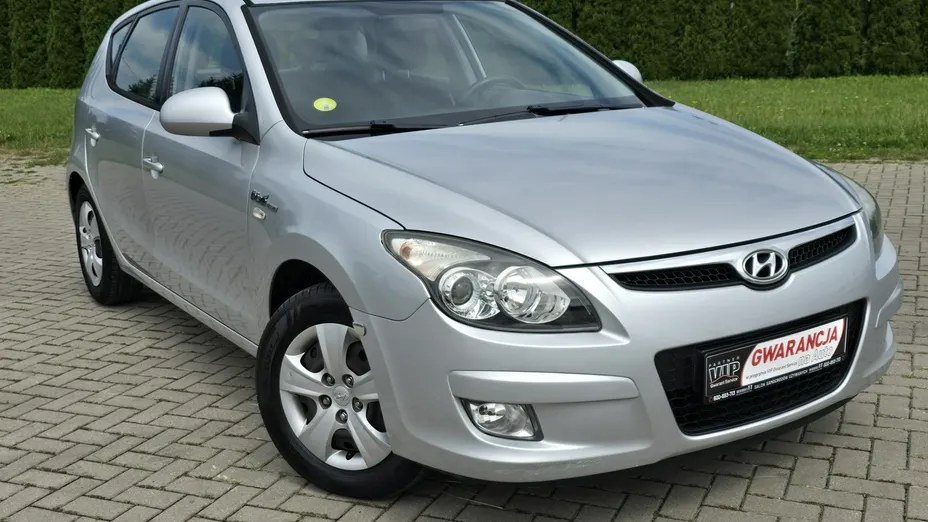 HYUNDAI i30 -