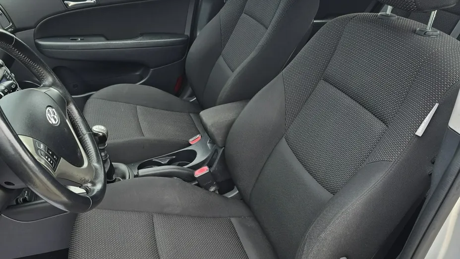 HYUNDAI i30 -