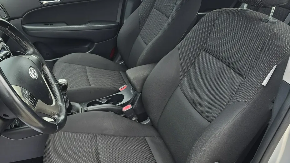 HYUNDAI i30 -