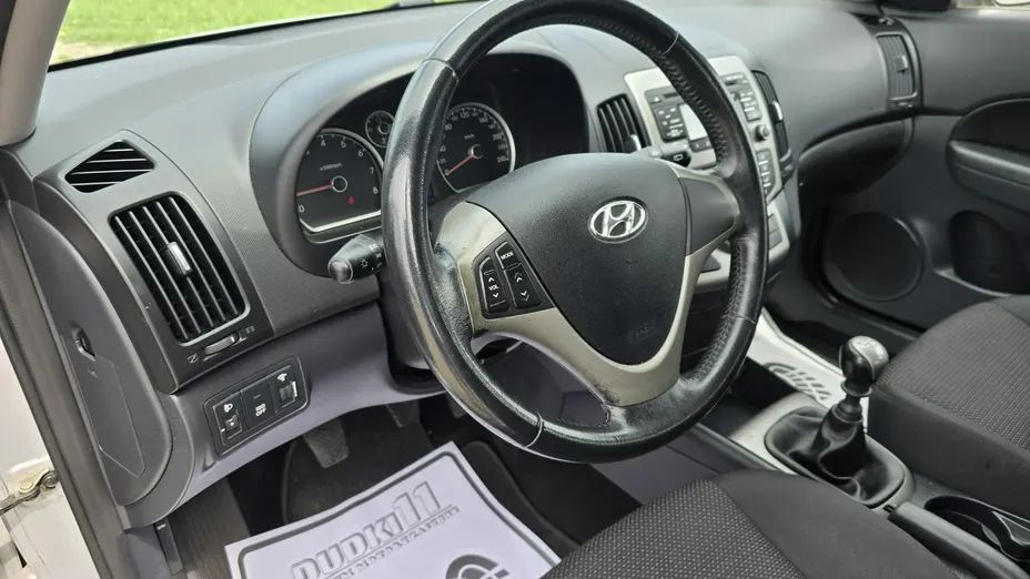 HYUNDAI i30 -