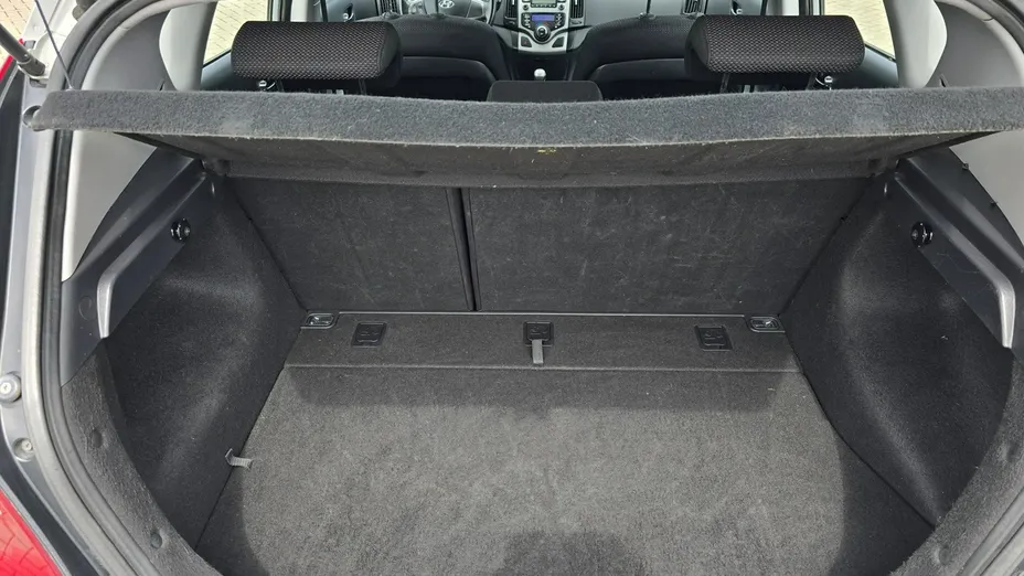 HYUNDAI i30 -