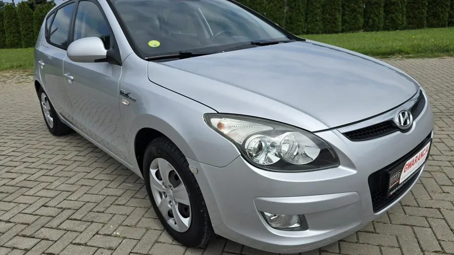 HYUNDAI i30 -