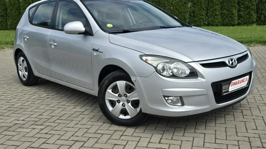 HYUNDAI i30 -