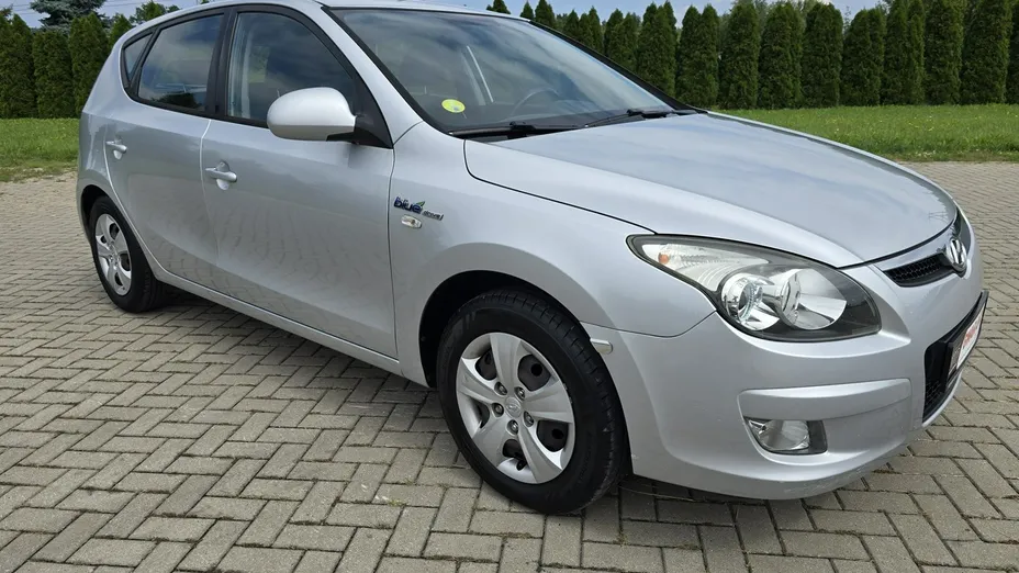 HYUNDAI i30 -