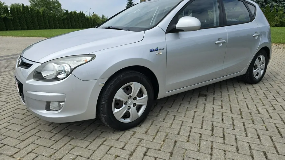 HYUNDAI i30 -