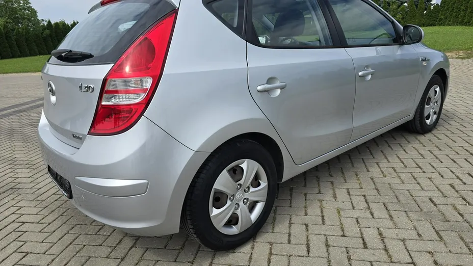 HYUNDAI i30 -