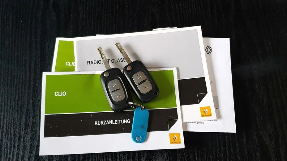 RENAULT Clio -