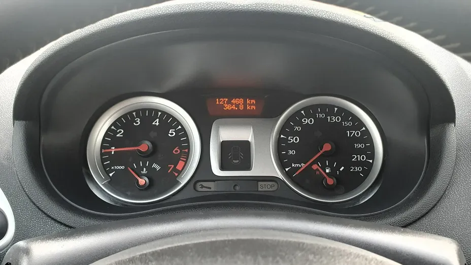 RENAULT Clio -