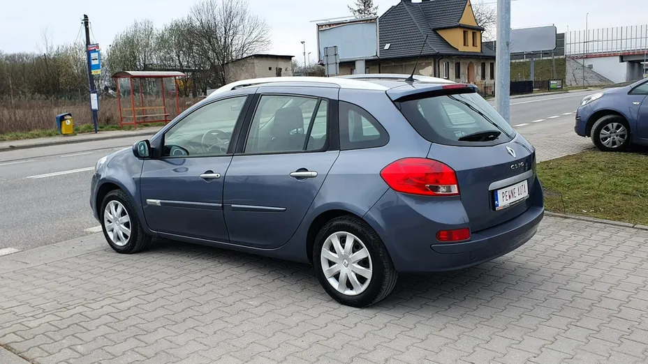RENAULT Clio -